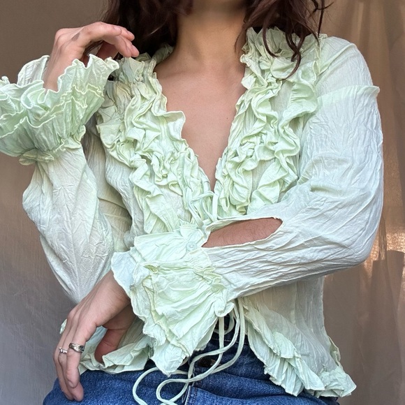 Y2K vintage ruffle tie front top - Picture 10 of 10